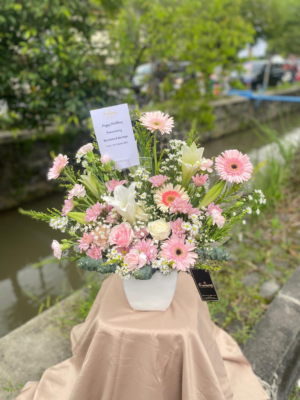 Vas Bunga Fresh Flower VAS-QRD3E