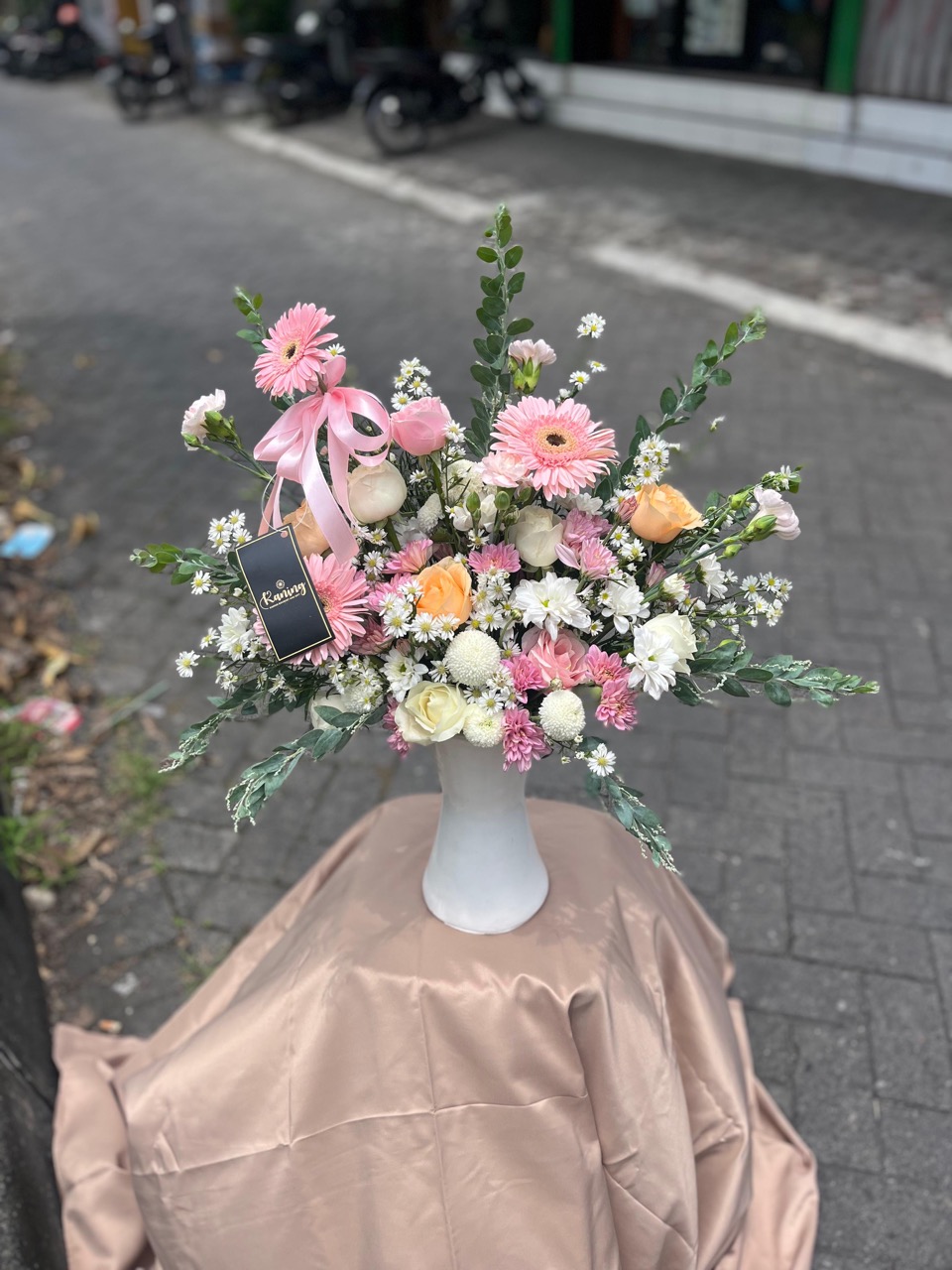 Vas Bunga Fresh Flower VAS-MVRRY
