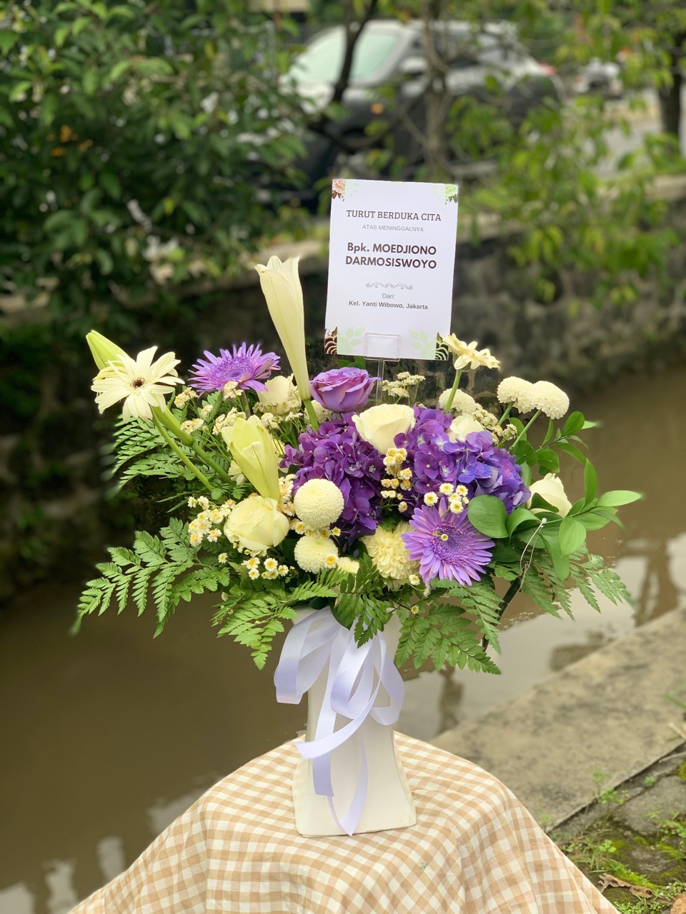 Vas Bunga Fresh Flower VAS-ESTVH