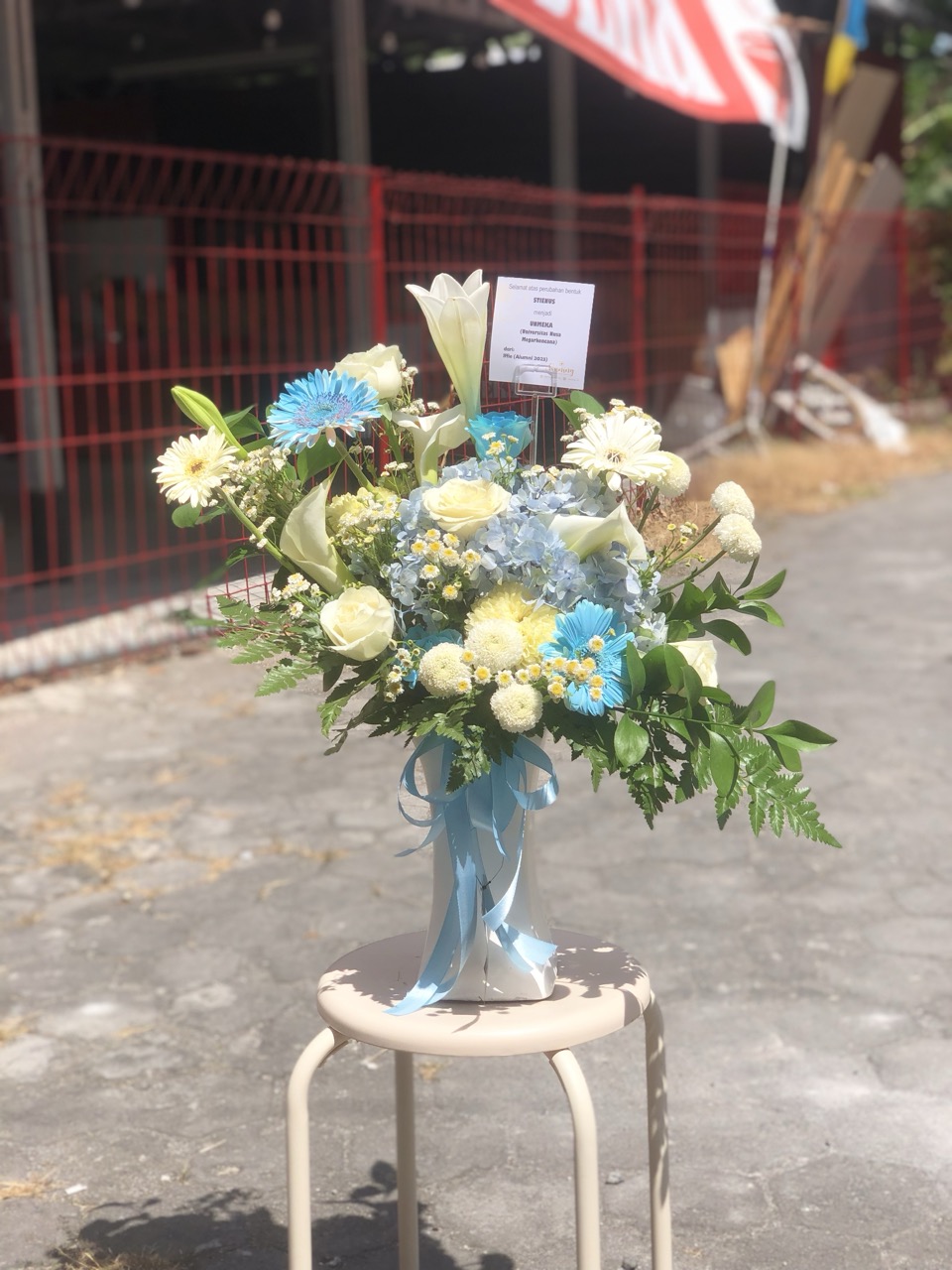 Vas Bunga Fresh Flower VAS-EARAT
